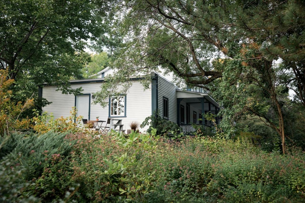فندق Le Triangle De L'Ile Saint-Laurent-de-l'ile d'Orleans المظهر الخارجي الصورة
